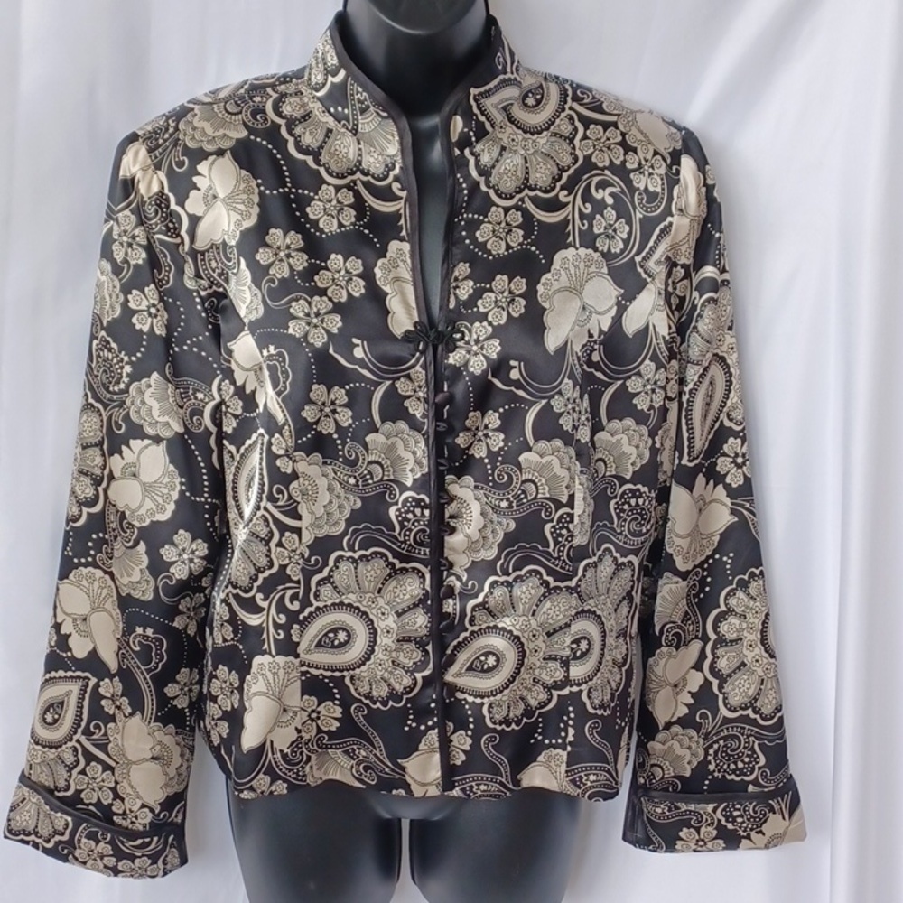 MSK Evening Black & White Silky Long Sleeve Oriental Jacket